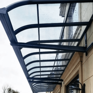 2×6 m-es falra szerelhető előtető, pergola